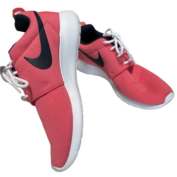 Nike Women's Athletic Shoes Size 8 - Picture 3 of 7